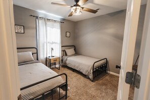 3 多间卧室、办公桌、免费 WiFi