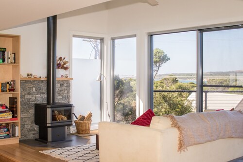 Banksia House: Stunning Ocean Views, Pet Friendly, Wifi