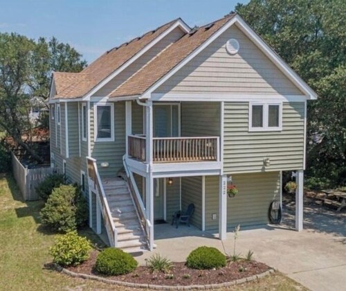 Beachy OBX 2Bedrm-No Stairs-Close to beach and shops!