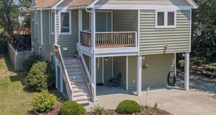 Beachy OBX 2Bedrm-No Stairs-Close to beach and shops!