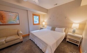 2 bedrooms, iron/ironing board, travel crib, free WiFi - Beachy OBX 2Bedrm-No Stairs-Close to beach and shops! (Kill Devil Hills)