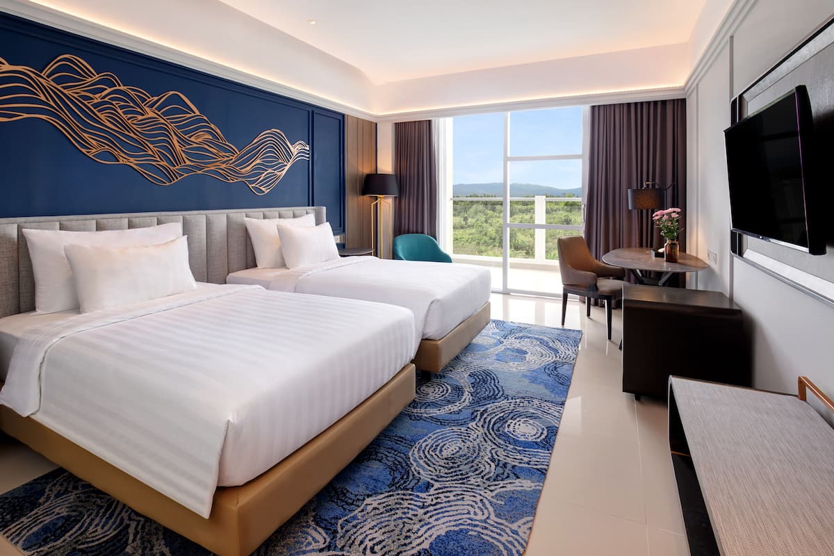 Phòng 2 giường đơn Premier | Bộ đồ giường cao cấp, chăn bông, nệm cao su hoạt tính (memory foam)