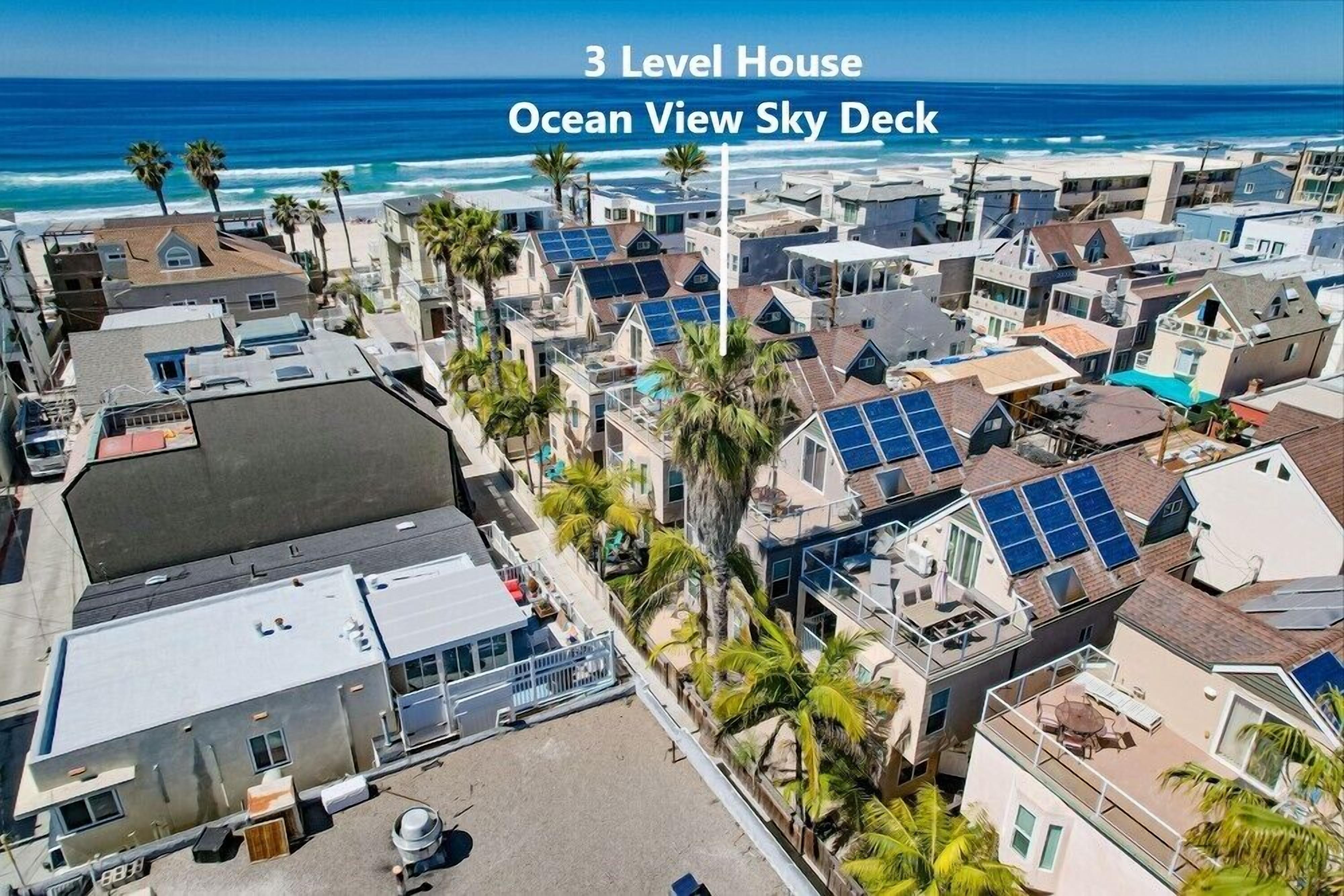 3 Level House ☆ 3 Patios ☆ Ocean View Sky Deck