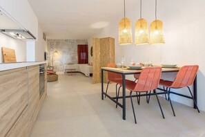 Dining - C'est la vue - Seaview apartment with pool (Marina, Tertenia)