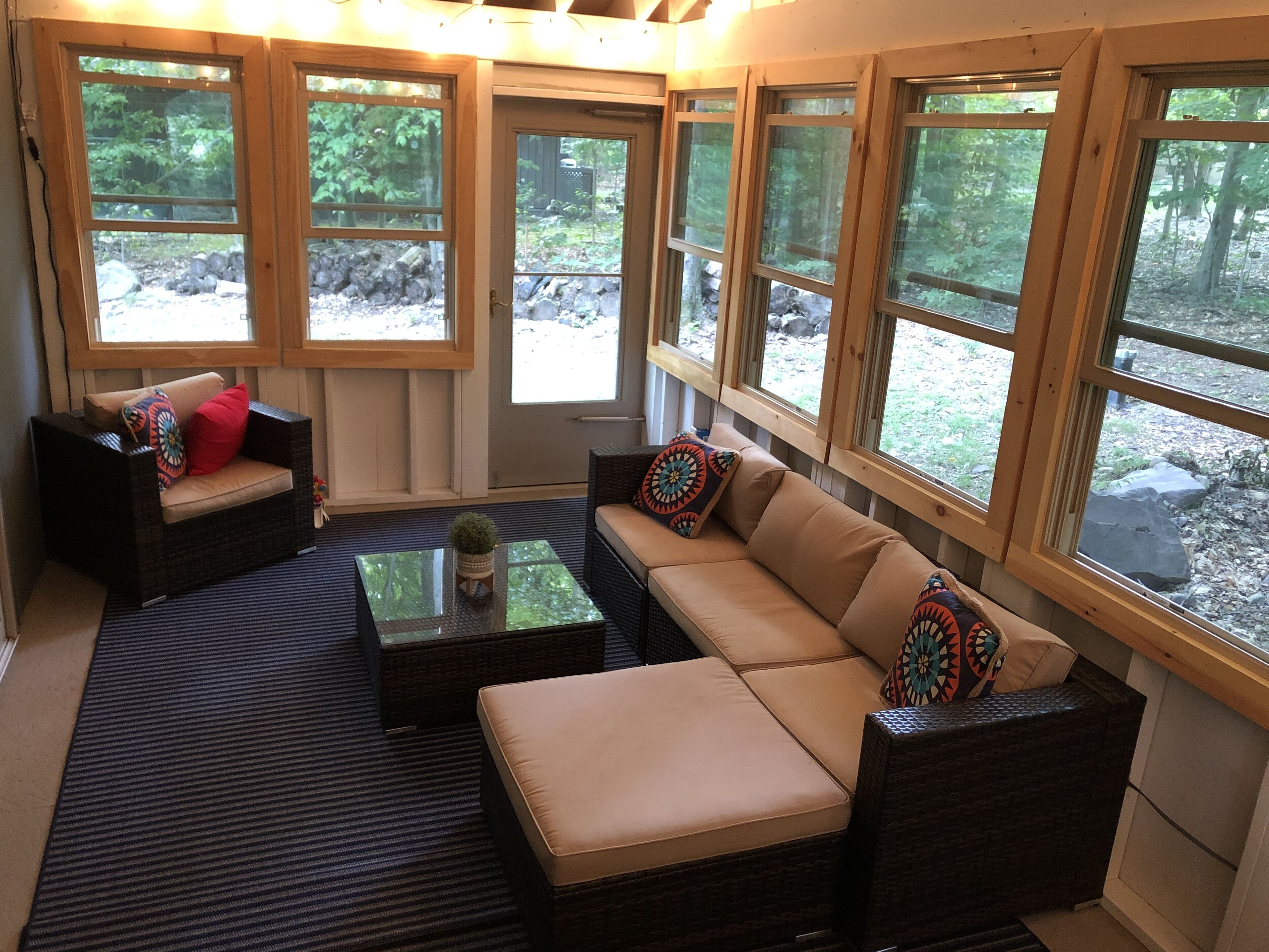 Quaint little bungalow in the Lake Naomi community