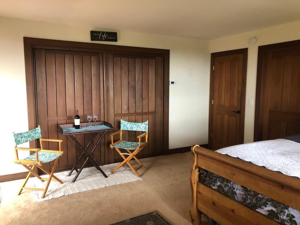 Ocean view large private bedroom/private bath