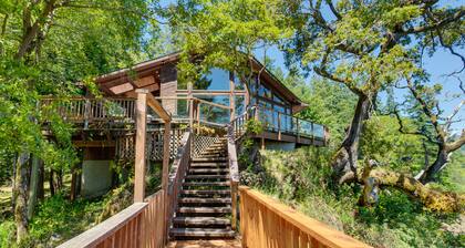 Rogue Keystone Lodge- River Front Views/Spa/Sleeps 7