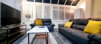 Captivating 6-Bed House in Manchester