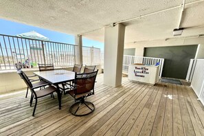 Condo, 2 habitaciones | Restaurante al aire libre