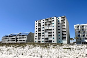 Condo, 2 Bedrooms | Exterior