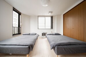 3 bedrooms, iron/ironing board, free WiFi, bed sheets - ROADSIDE HOUSE (Sapporo)
