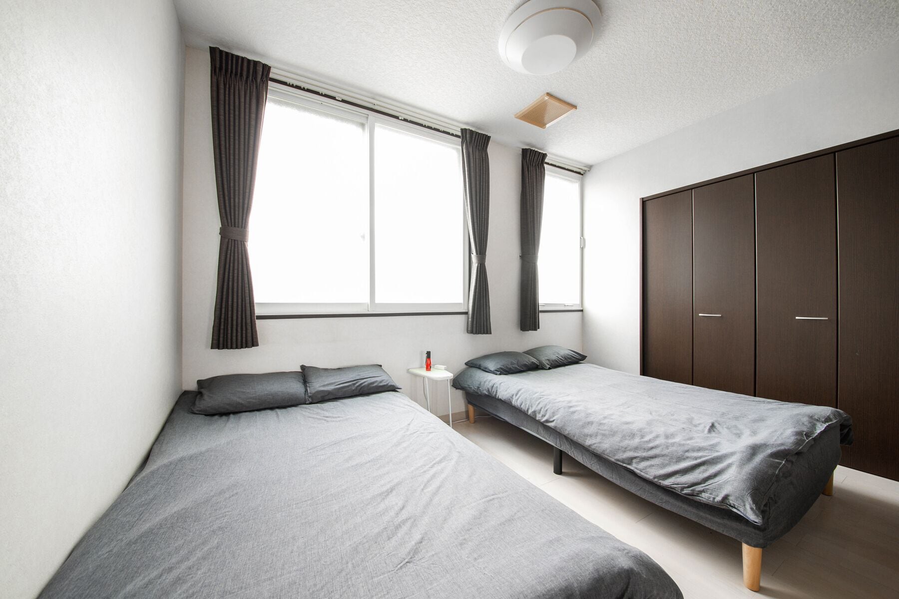 Foto - ROADSIDE House