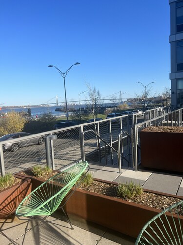 Water front 2 BEDROOM Condo w/balcony city views (FAMILY/PET FRIENDLY)