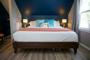 3 sovrum, skrivbord, strykjärn/strykbräda och resesäng