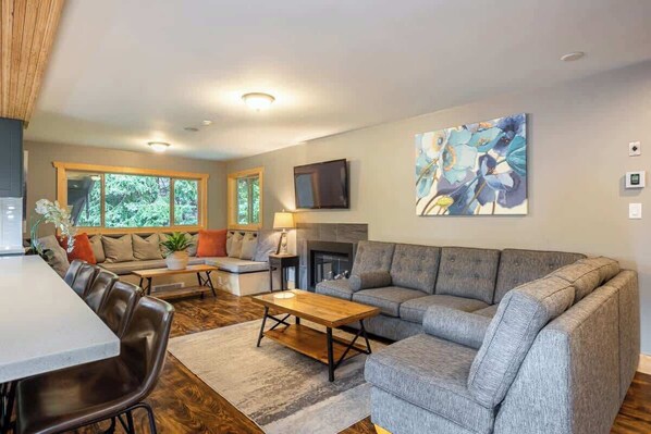 Téléviseur, foyer, bureau