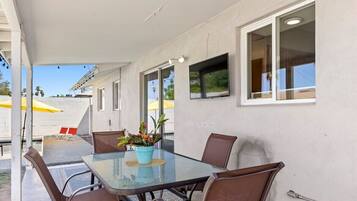 Khu ẩm thực ngoài trời