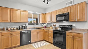 Tủ lạnh, lò vi sóng, lò nướng, bếp nấu