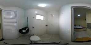 Slippers, bidet, soap, toilet paper - hotel e motel ape goiania anel viario (Goiânia)