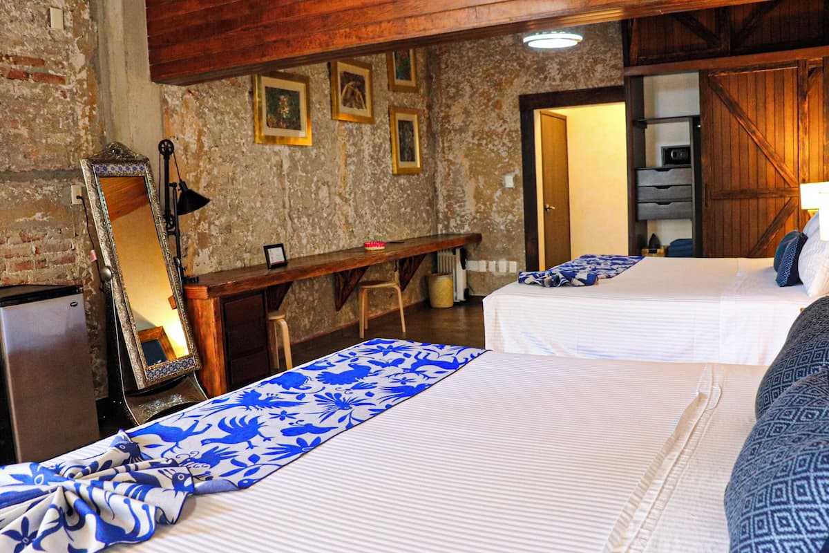 Club Room | In-room safe, free WiFi, bed sheets