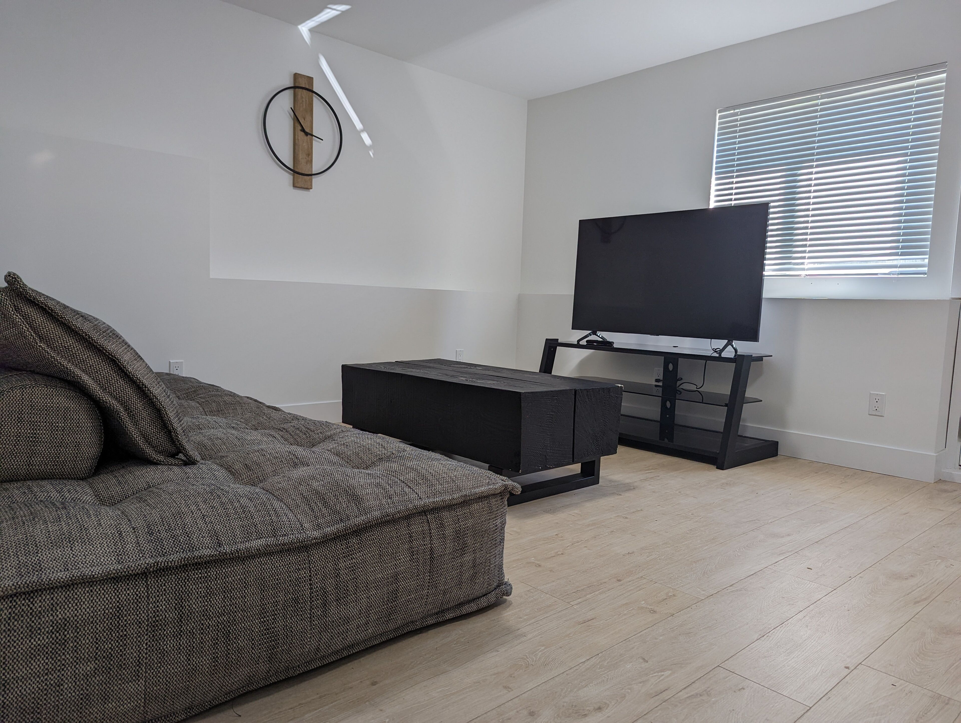 Recently renovated 1 bedroom suite 🏡