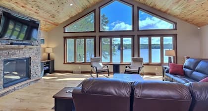 Northwoods WI Lakefront Cabin 6BR on Lake Nokomis