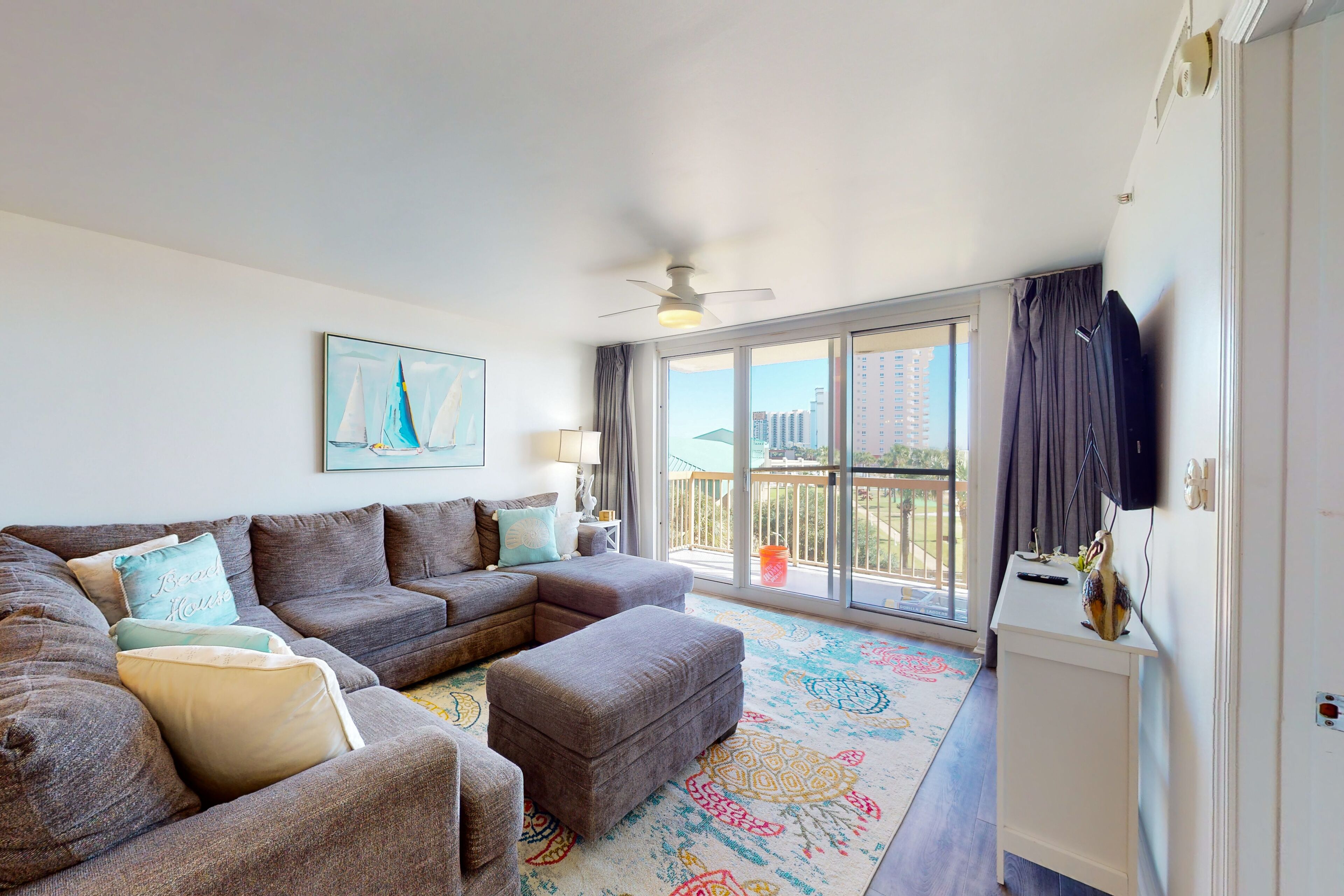 3rd-floor, Gulf-view condo at beachfront resort with pools, hot tub & two gyms