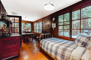 2 habitaciones, tabla de planchar con plancha, internet y ropa de cama 