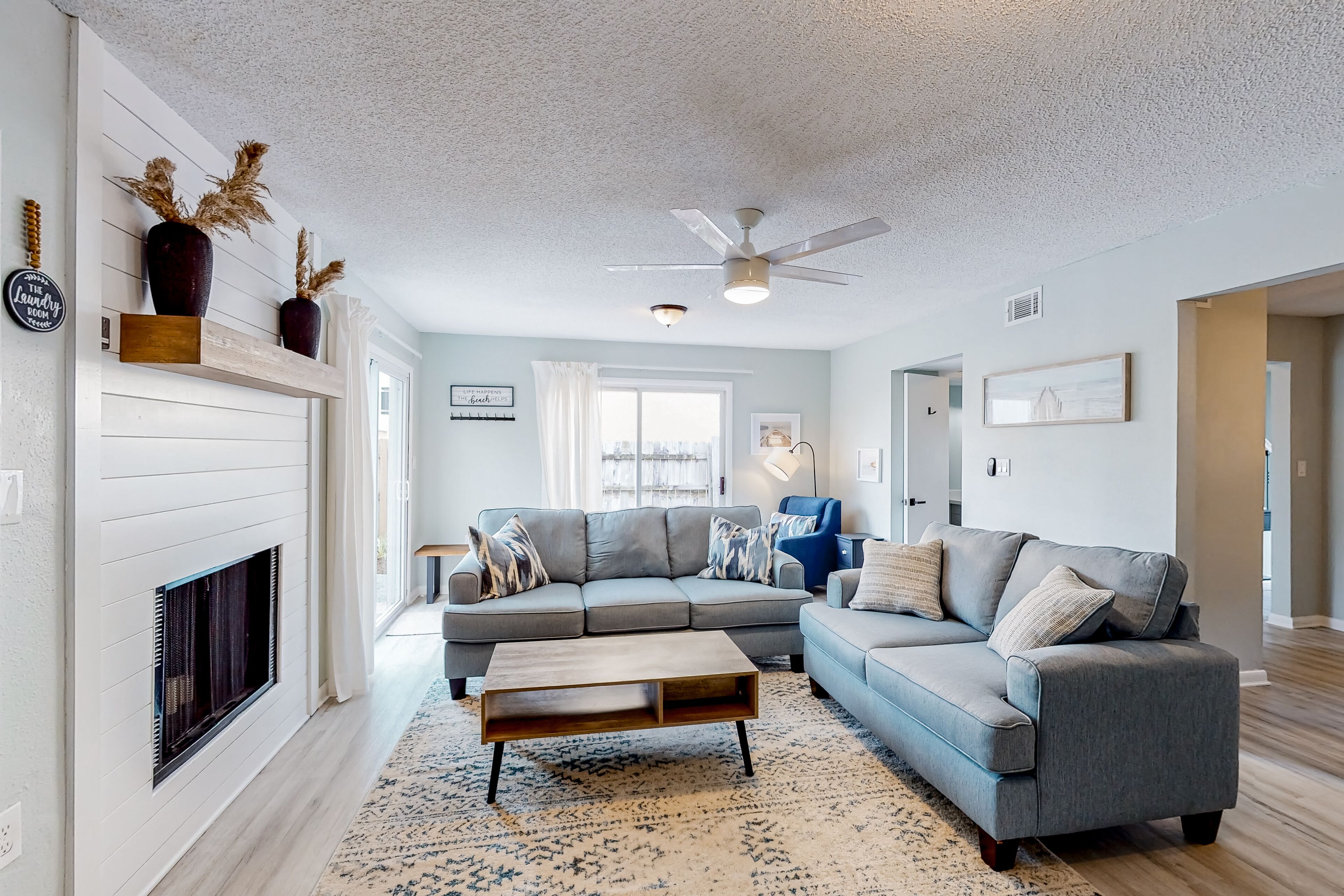 Gorgeous coastal townhome with washer/dryer, close to beach, & dog-friendly