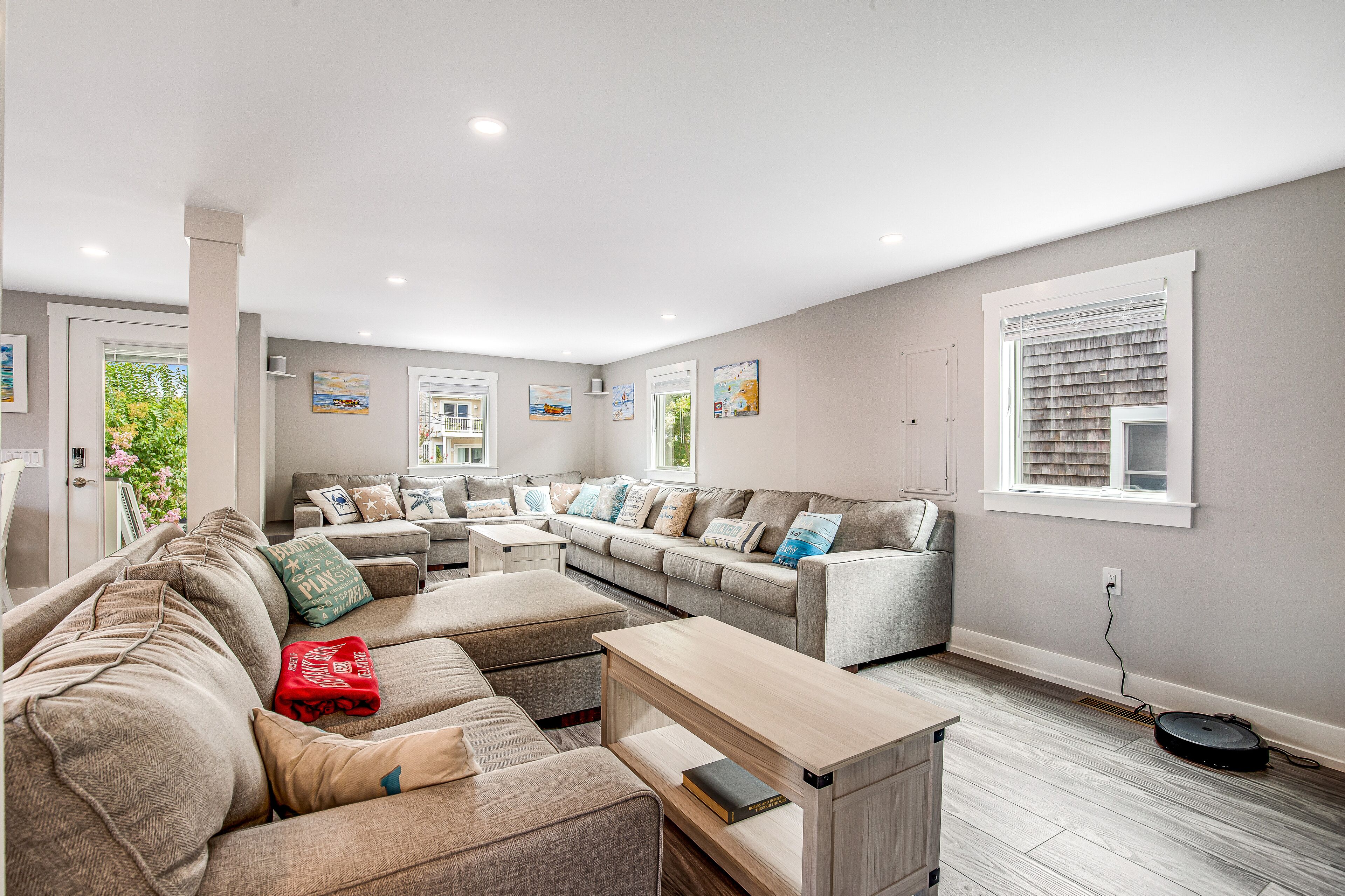 Bethany Beach oasis with hot tub, updated kitchen & game room - walk to beach