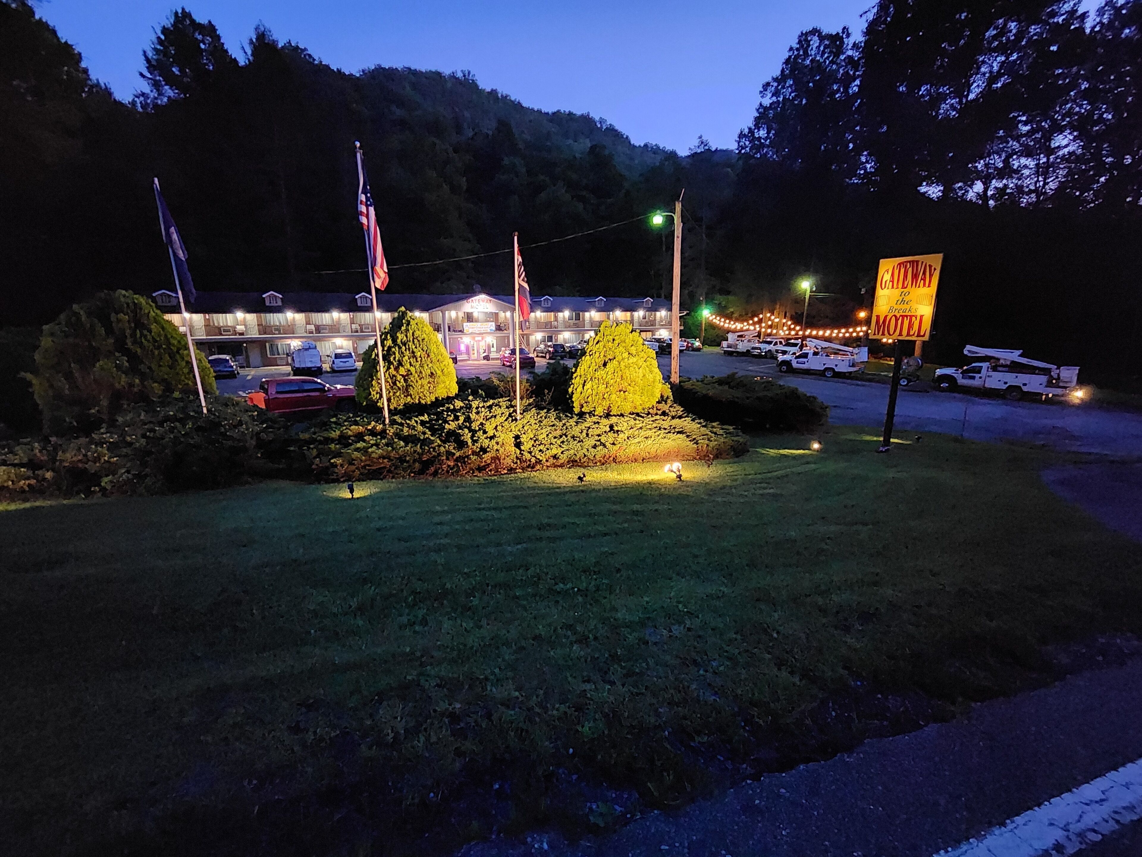 Gateway To The Breaks Motel