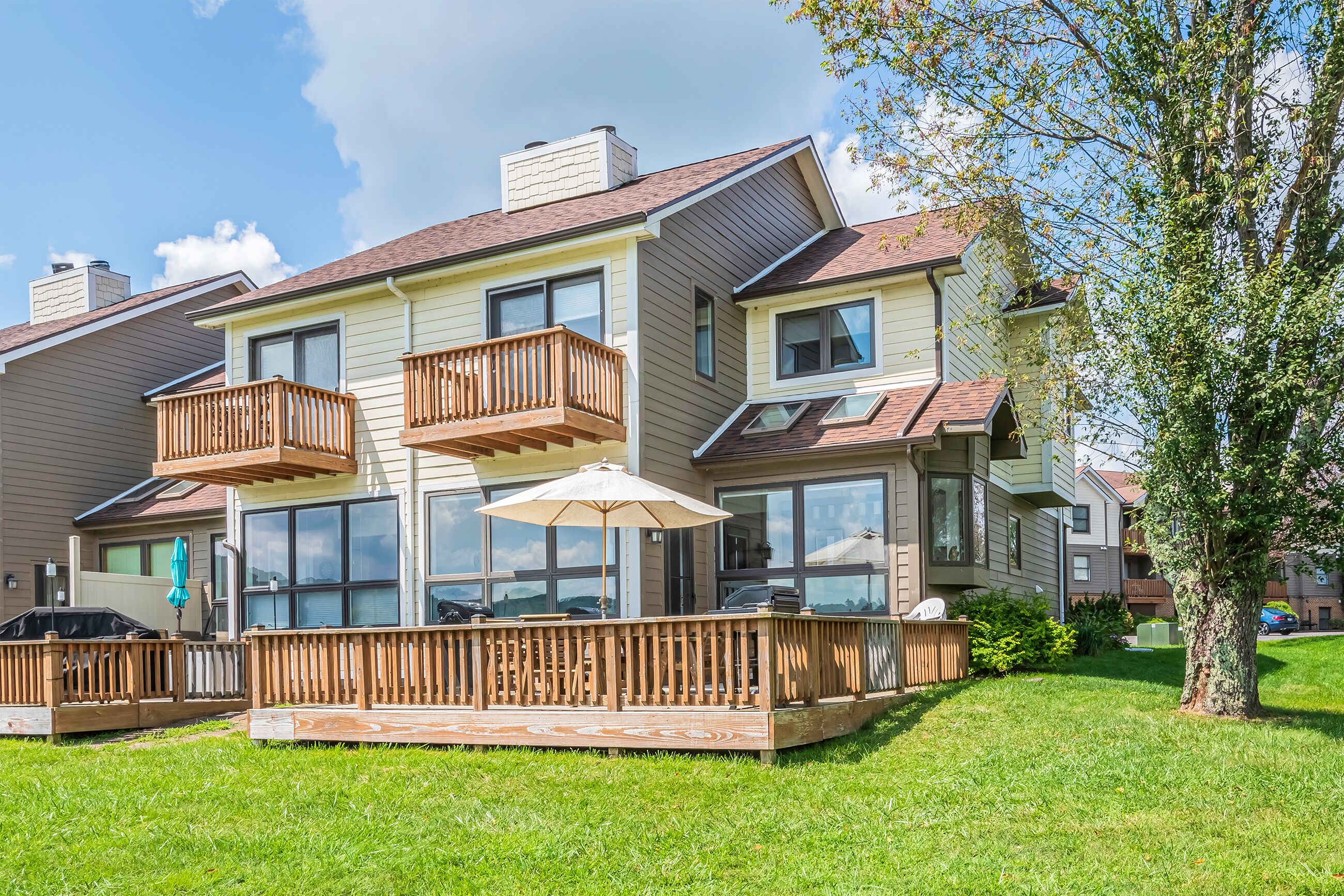 Ski Harbor 11 | Lakefront, Community Pool, Views!