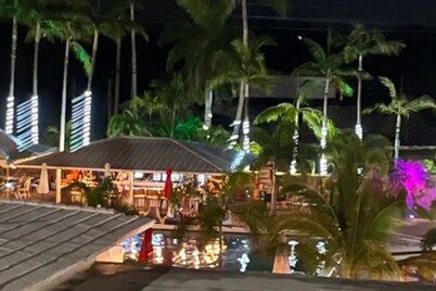 Vibrant, waterfront retreat with WiFi, balcony & dock access