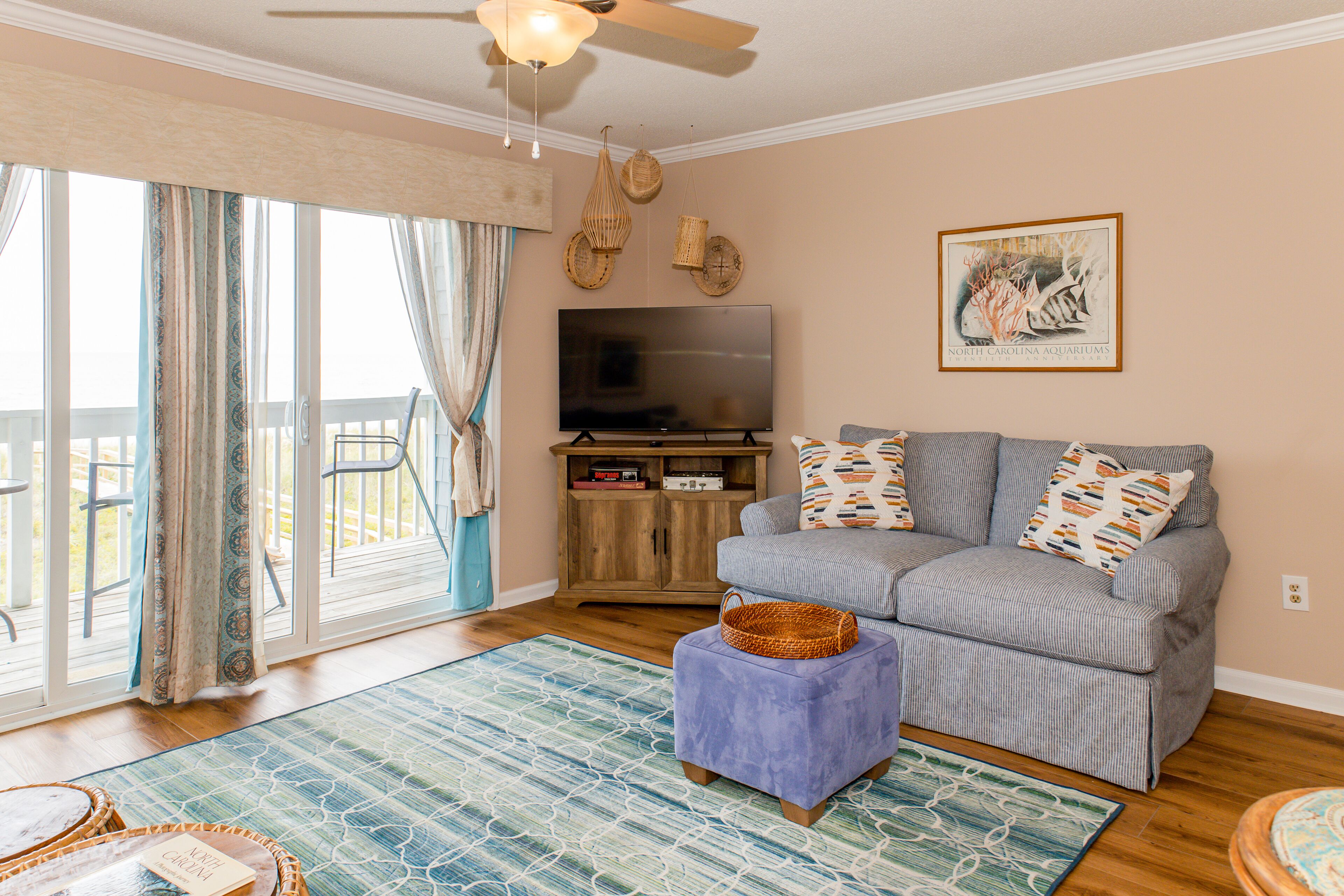 Dog-friendly beach view condo with a washer/dryer, beach access, central AC