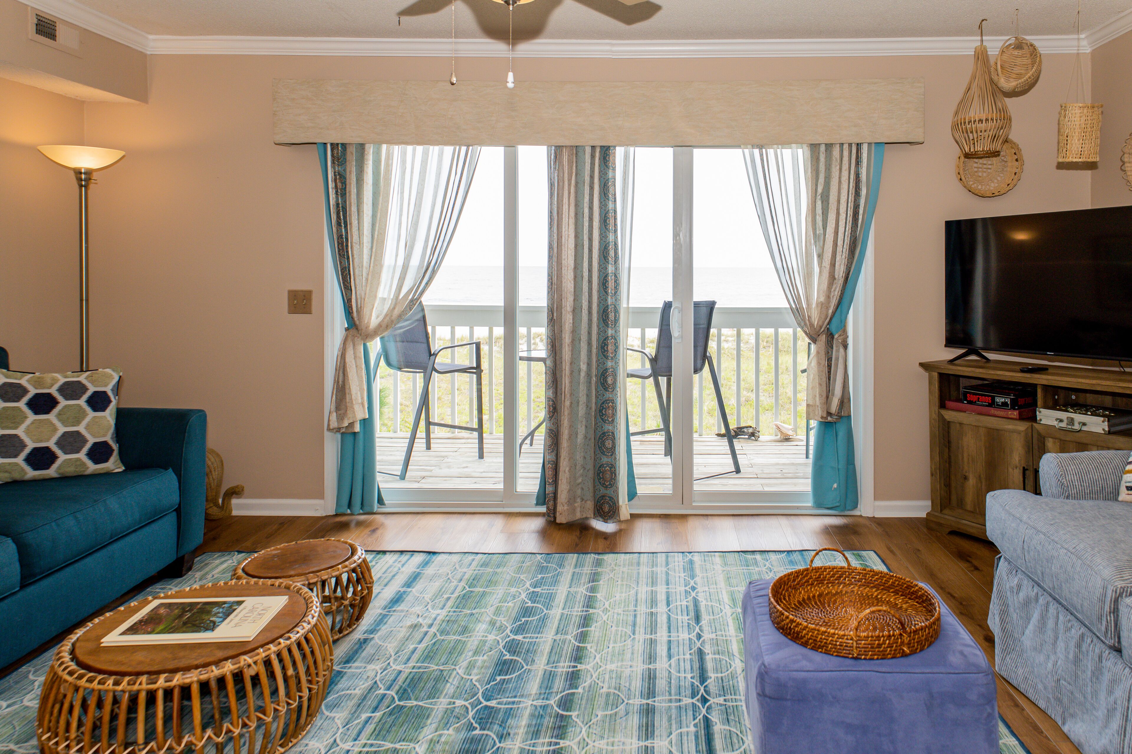 Dog-friendly beach view condo with a washer/dryer, beach access, central AC