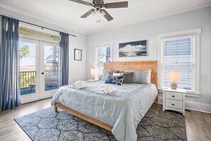 5 bedrooms, free WiFi, bed sheets - The Hidden Palm: Luxurious 5-Bed Home, Screened Porches, Game Room & Marsh Views! (Fripp Island)