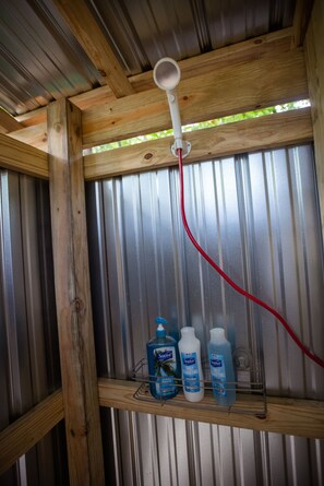 Towels, soap, shampoo, toilet paper - Cozy campsite with creek access! (Landisburg)