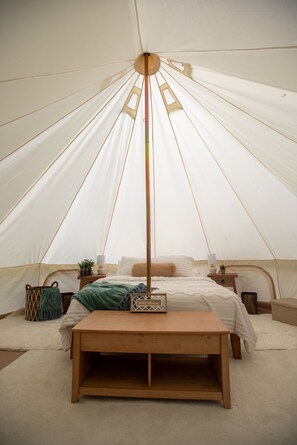 1 bedroom, WiFi, bed sheets - Cozy campsite with creek access! (Landisburg)