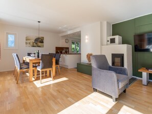 Dining - Ski-in/Ski-Out in prime location in attractive Badgastein. (Bad Gastein)