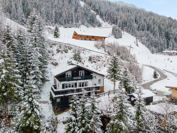 Exterior - Ski-in/Ski-Out in prime location in attractive Badgastein. (Bad Gastein)