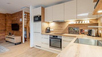 Réfrigérateur, micro-ondes, four, plaque de cuisson