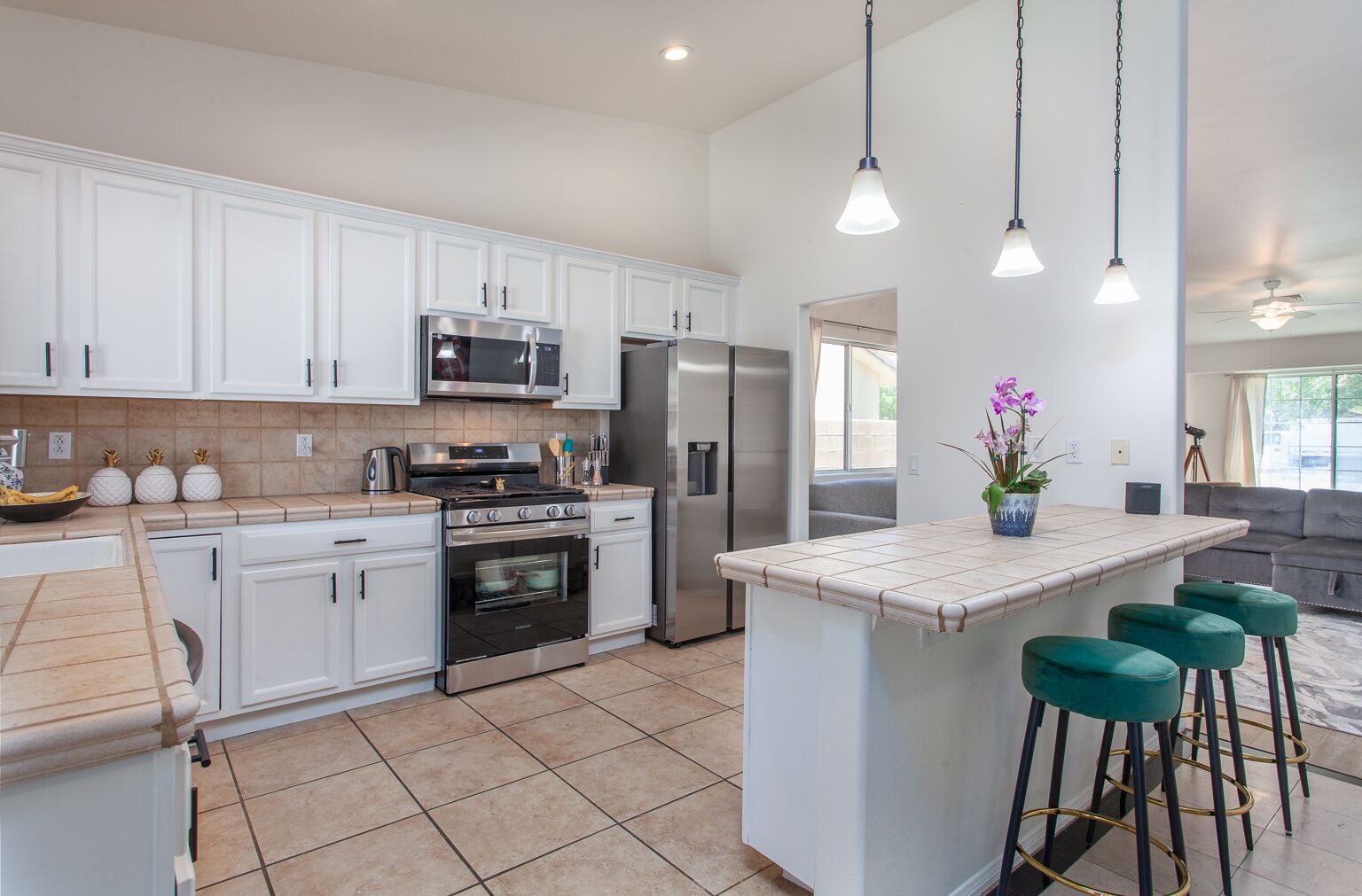 An artist getaway with huge pool and ample sleeping spaces