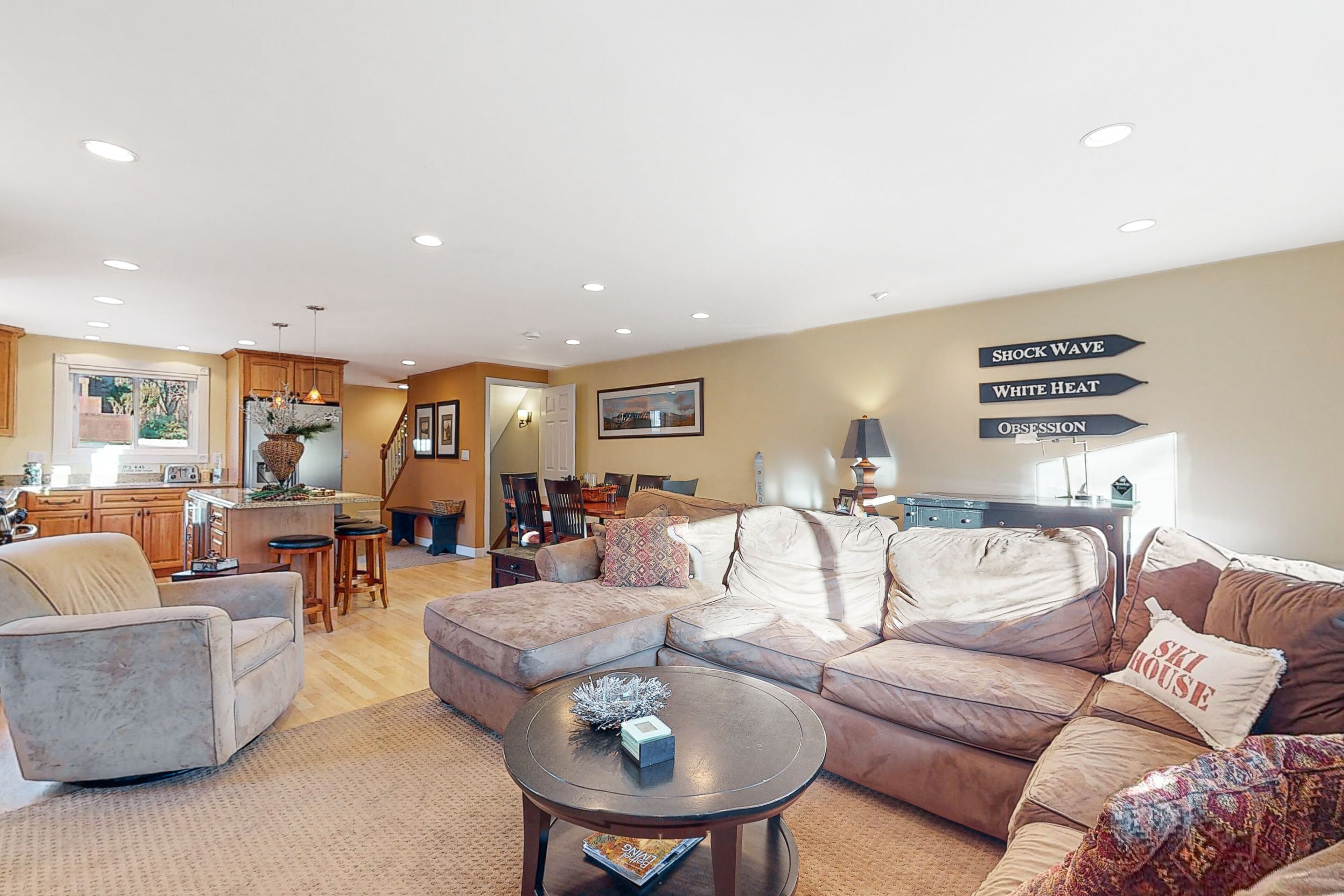 Télévision, cheminée