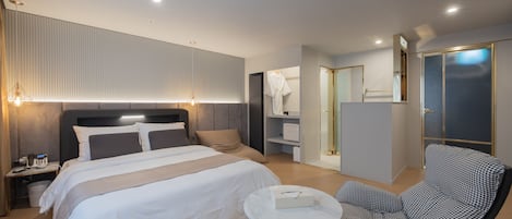 Luxury Double Room | Premium bedding, desk, laptop workspace, blackout drapes