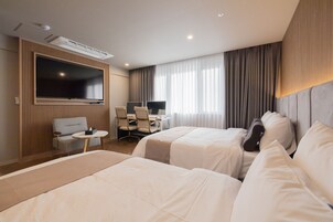 Ropa de cama de alta calidad y escritorio