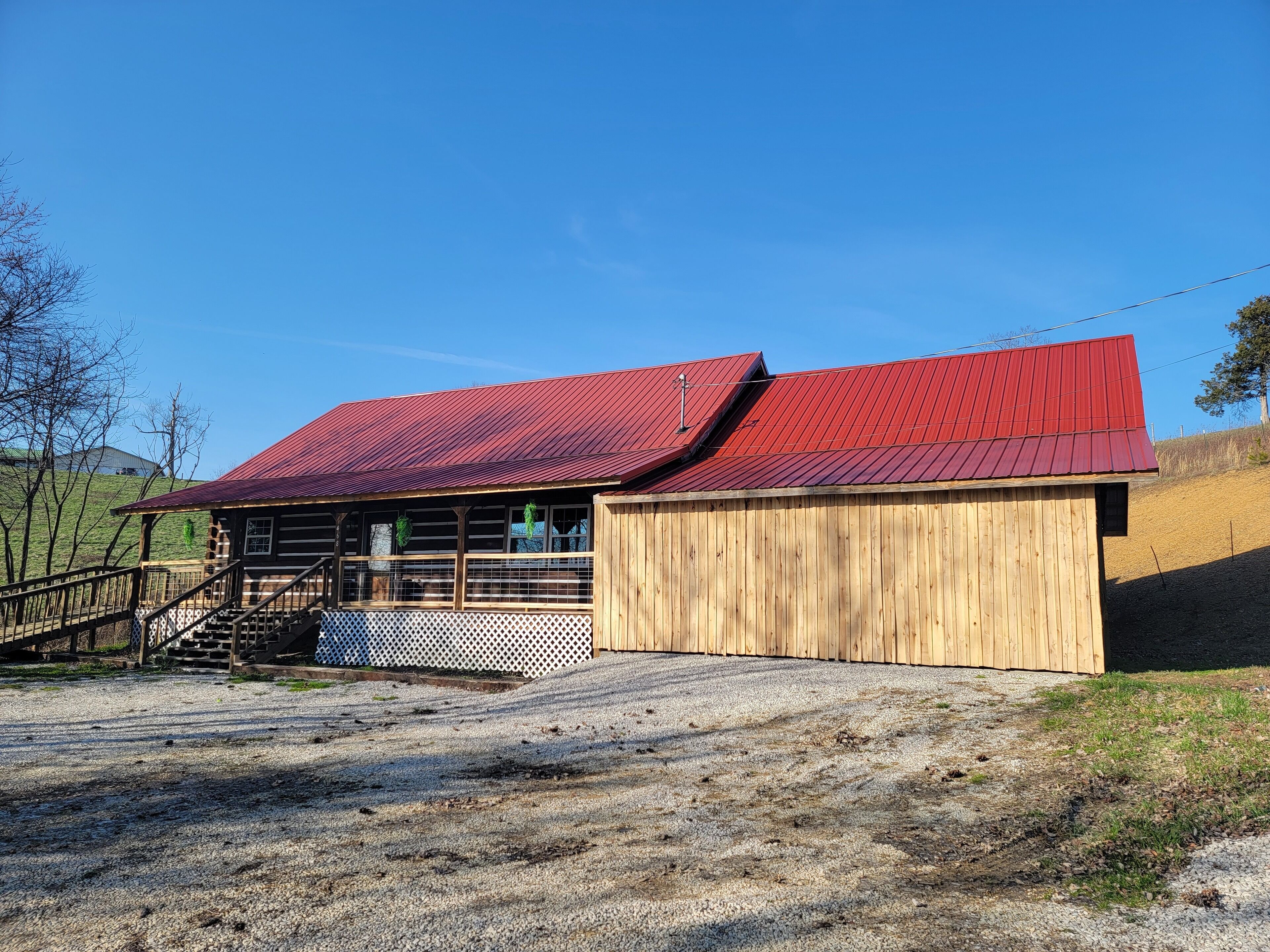 Hot Tub & WiFi - Family Cabin - Pine Paradise - Getaway to Red River Gorge, Kentucky!