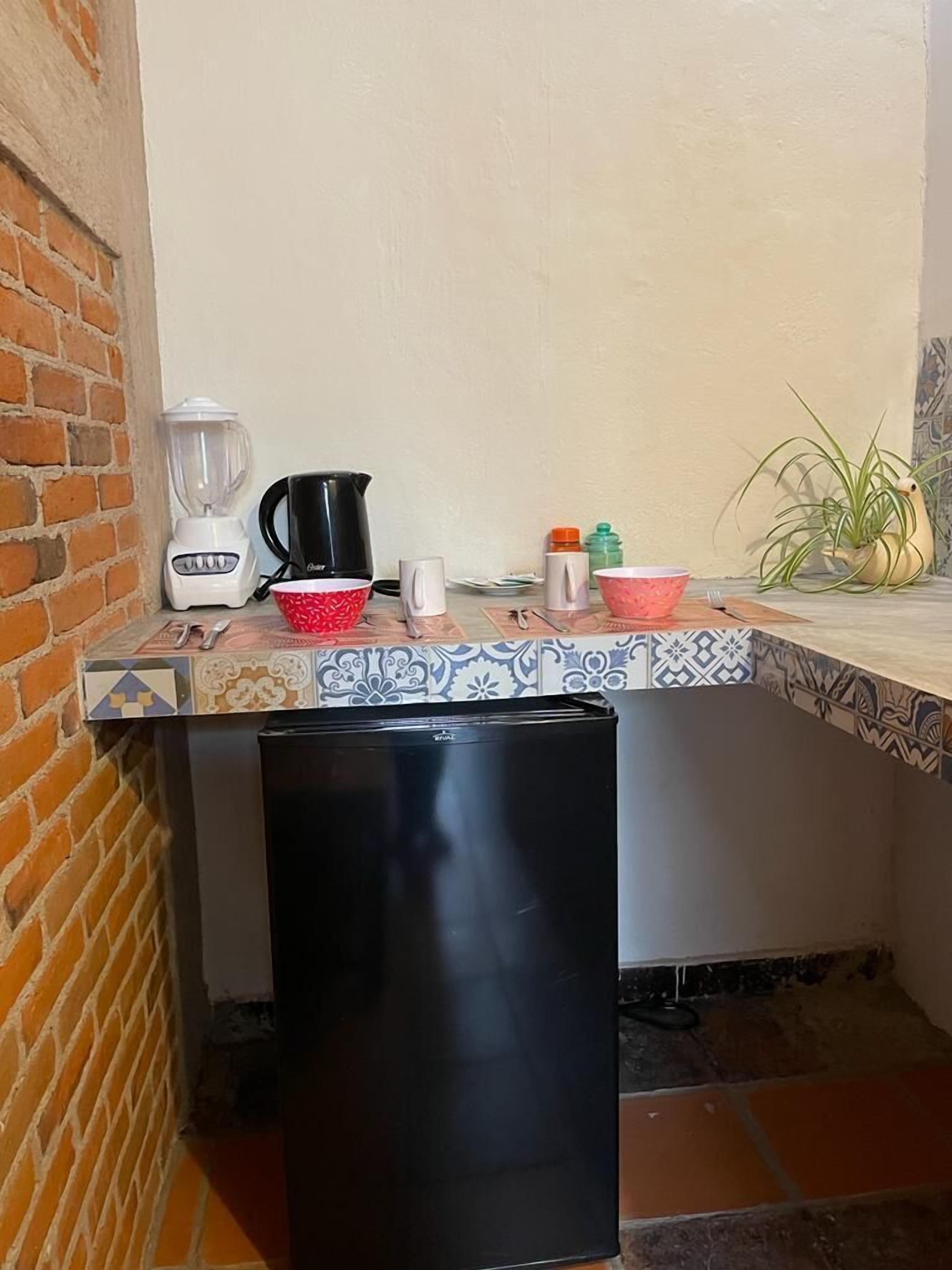 city room, 1 bedroom | private kitchen | toaster oven