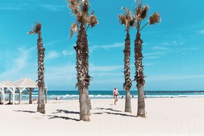 Beach - WOM Beach Pod Hotel  (Tel Aviv)