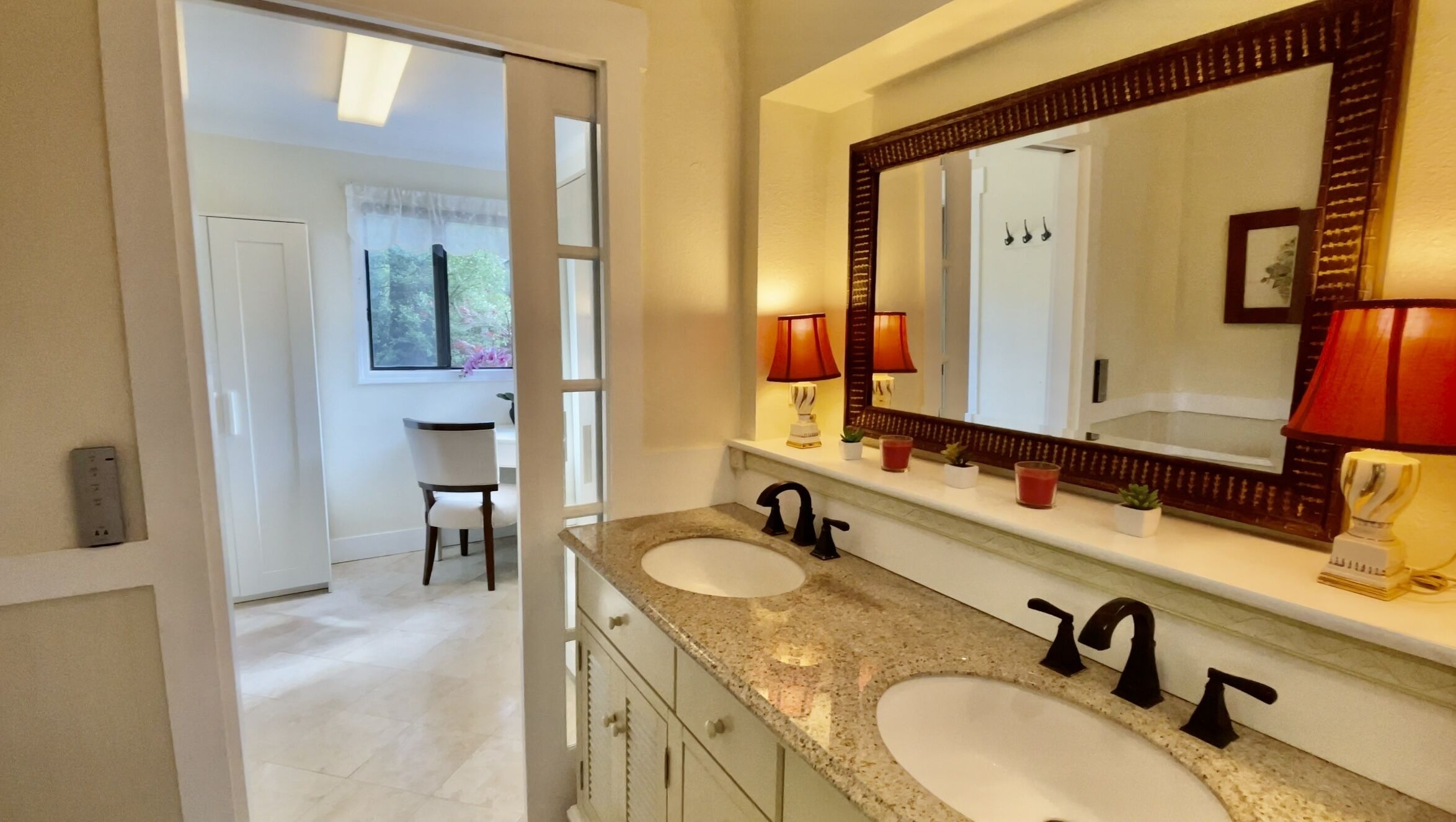 Riverfront Garden House with private river access