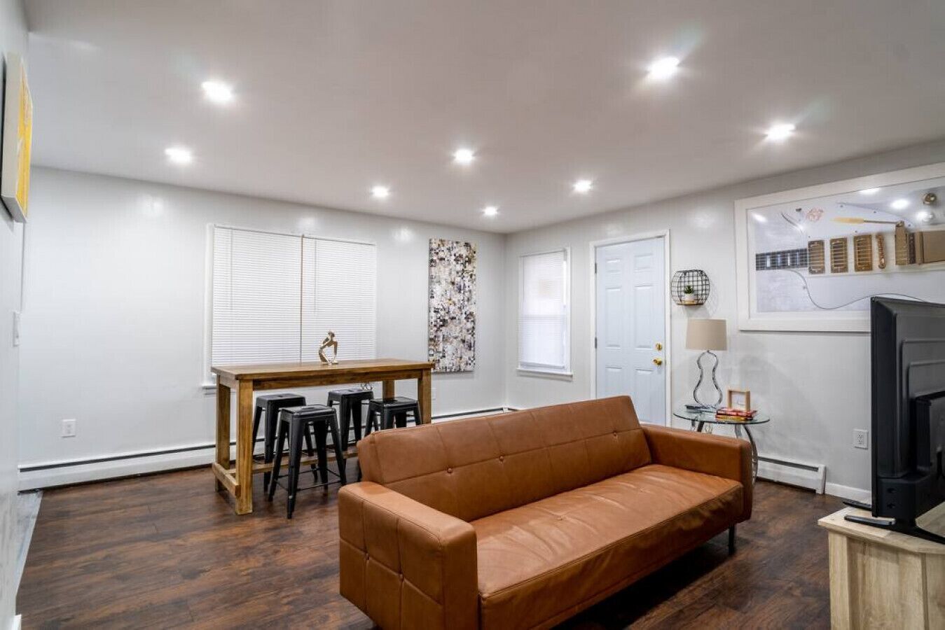 WeWelcome you to our 2 bedroom Urban Apartment