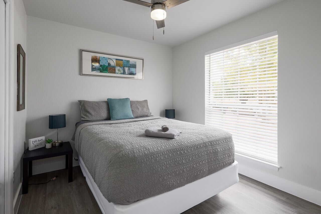 3 bedrooms, iron/ironing board, travel crib, free WiFi